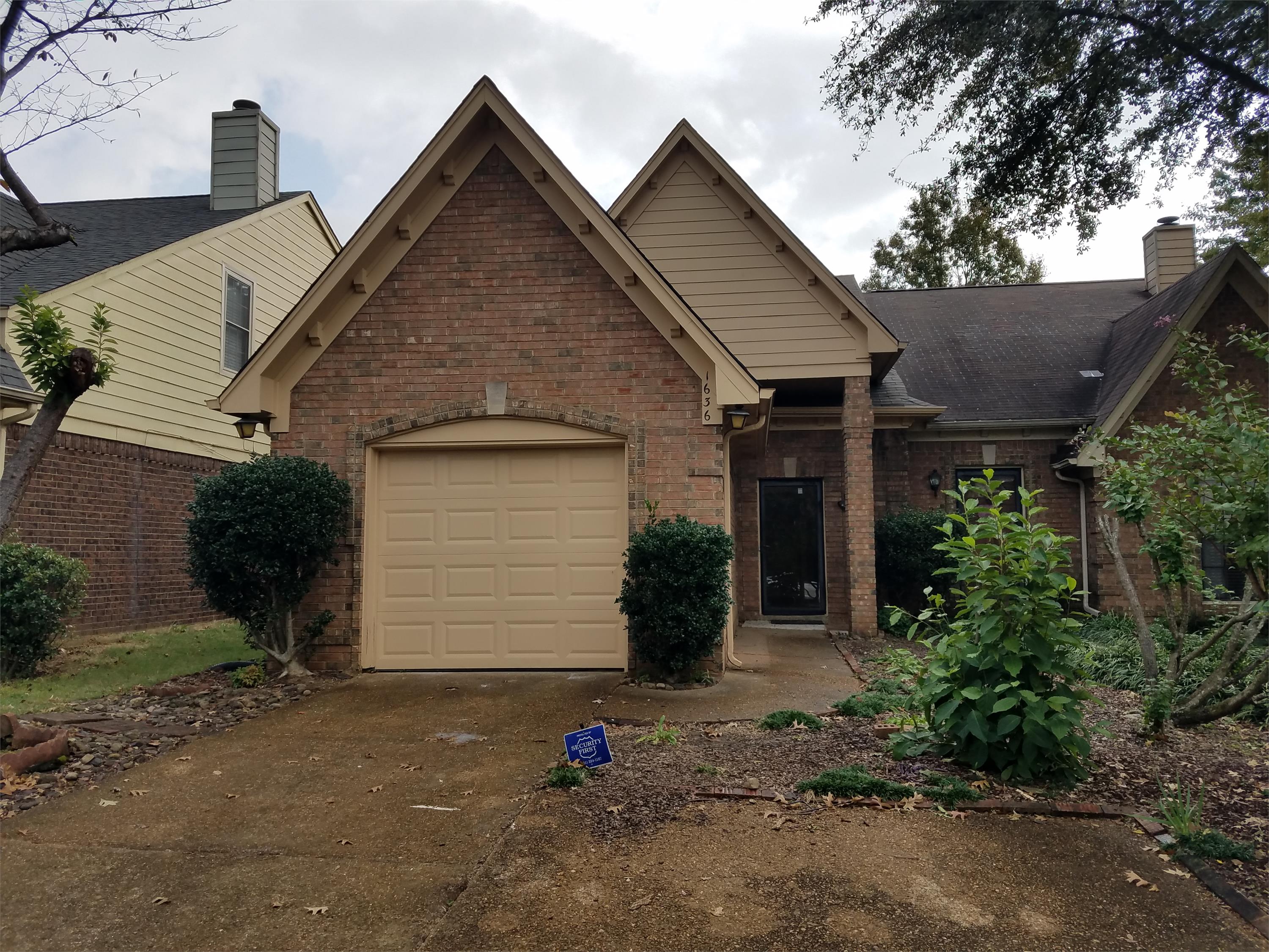 1636 Old Mill Stream